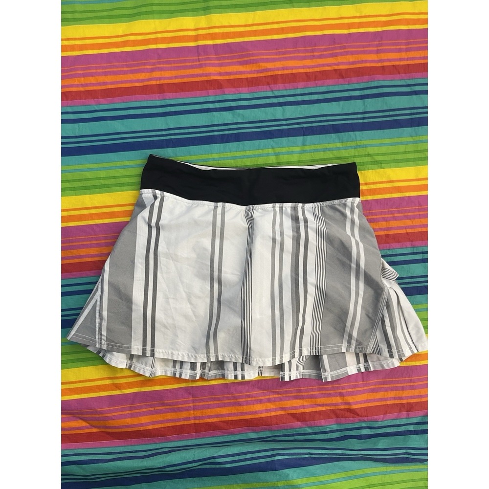 Lululemon skirt Pace Setter tennis Skirt groovy stripe white grey sz 4 H71
